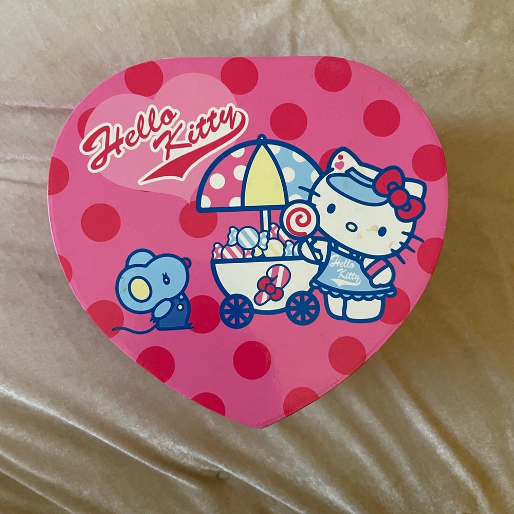 Hello Kitty music jewelry box